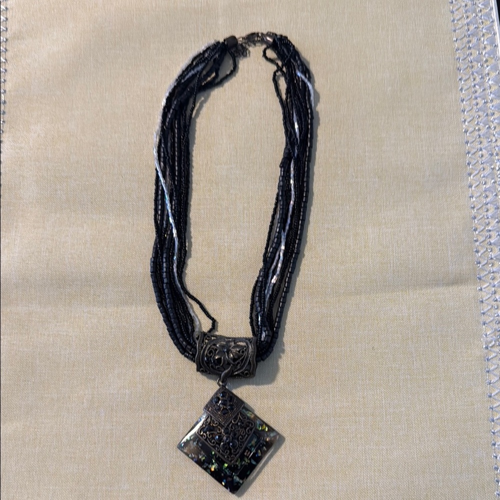 Elegant Black and Silver Pendant Necklace